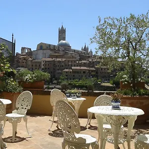 Residenza D'epoca Campo Regio Relais Sienne